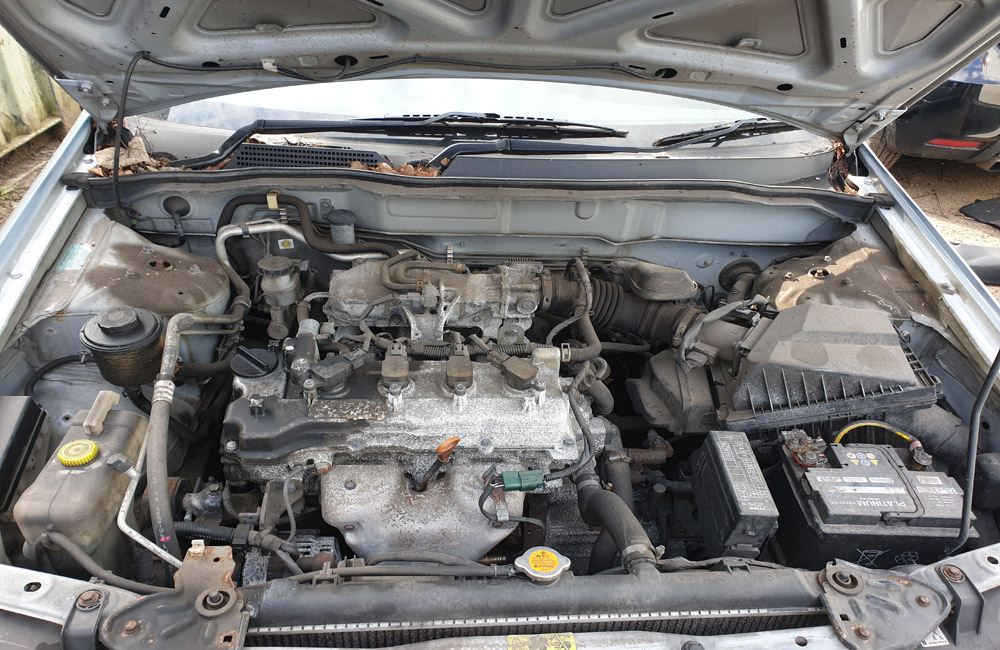 Nissan Almera SE Engine petrol